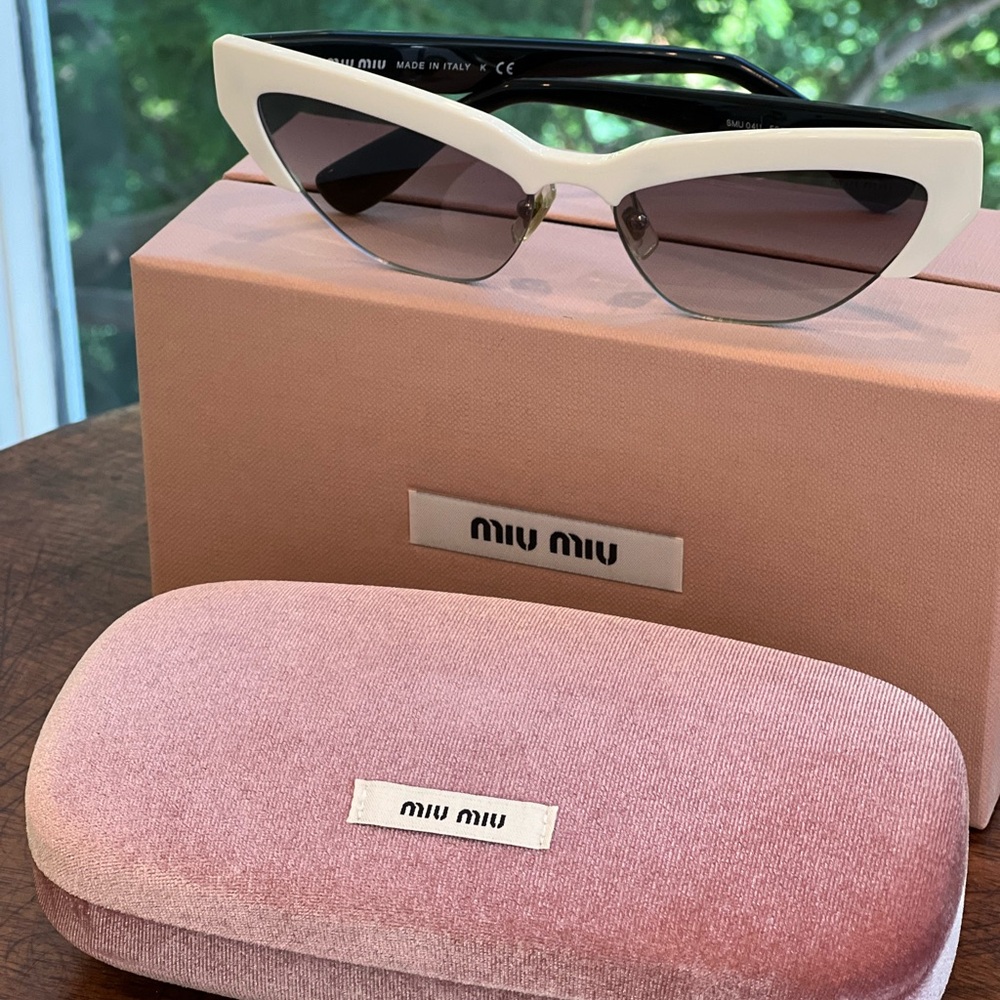 Miu Miu White Cat eye sunglasses